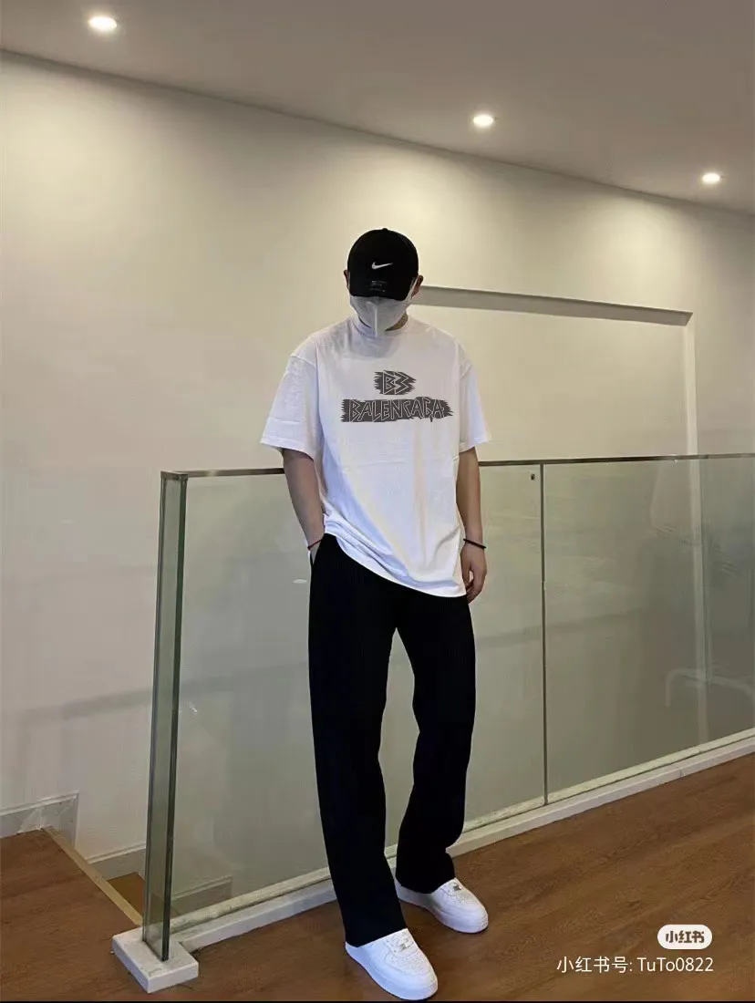 P80✨🔥 BALENCIAGA Paris lettering printed short-sleeved T-shirt, custom-woven and dyed 280g combed cotton heavyweight fabric, zero color difference in thread, perfect details, different from the current version on the market, welcome to compare, Same Style for men and women, must-sell in the picture above Color: White Black Size: 1 2 3 4